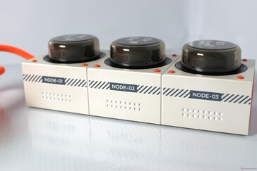 ...и "Узел 01", "Узел 02" и "Узел 03" на другой.