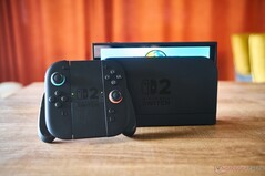 Многим пользователям Nintendo Switch 2 (на фото) надоели проблемы, связанные с режимом работы портативной консоли в доке. (Источник изображения: Hannes Brecher/Notebookcheck)