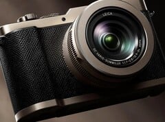 В Panasonic Lumix L10 используется тот же объектив, что и в Leica D-Lux 8.