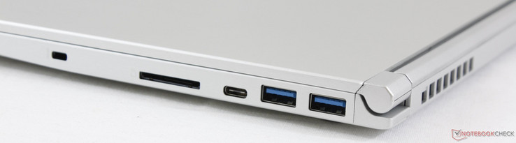 Справа есть слот Kensington, картридер SD, USB Type-C Gen. 1, 2x USB 3.1 Type-A