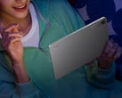 Redmi Pad 2 SE доступен на Giztop по цене 229 долларов. На снимке: промо-картинка, демонстрирующая дизайн задней панели планшета.
