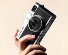 Вы можете ошибиться, приняв Camp Snap CS-Pro (на фото) за подделку Fuji X100VI (Источник изображения: Camp Snap)