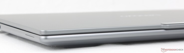 Спереди: Нет портов