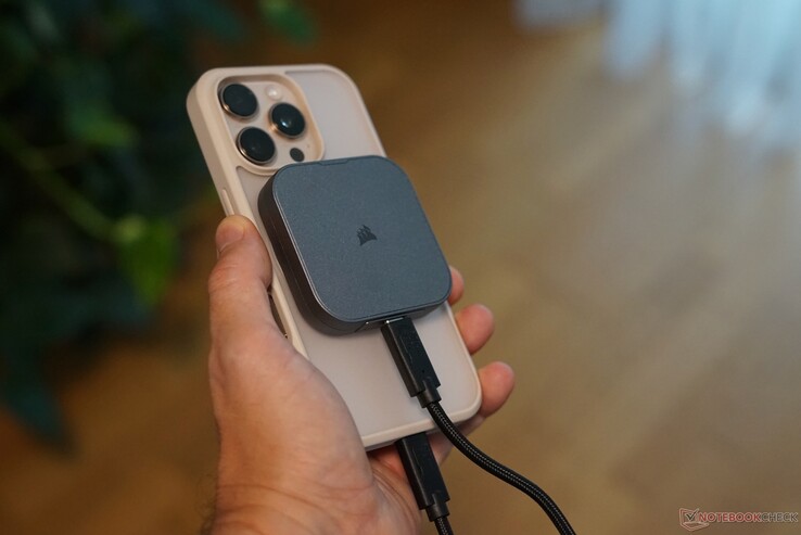 Corsair EX400S на iPhone