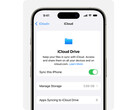 AppleРекламное изображение диска iCloud Drive, размещенное на iPhone на белом фоне. (Источник изображения: Apple)