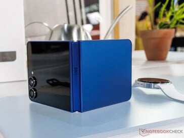 Galaxy Шарнир Z Flip 7 (источник изображения: Notebookcheck)