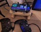 Google Pixel 8 превратился в док-станцию для эмуляции консолей