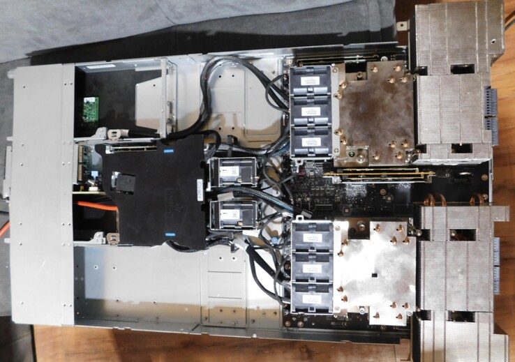 ИИ-сервер Nvidia GH200 на базе Grace-Hopper переживал лучшие времена, когда его продали. (Источник изображения: Reddit)