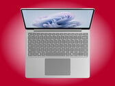 13-дюймовый ноутбук Surface Laptop весит около 1,2 кг.