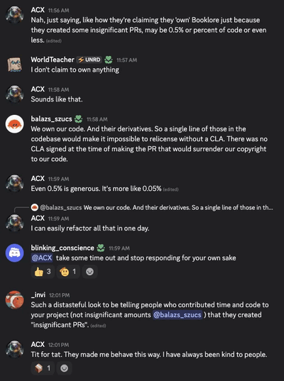 Отрывок разговора в discord с разработчиком Booklore об изменениях в лицензионном соглашении и требовании покрывать вклад сообщества в рамках CLA