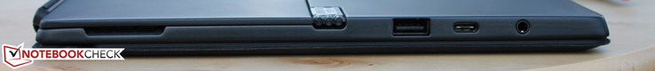 слева: USB 3.0, USB Type-C Gen2 с поддержкой Thunderbolt 3 (и зарядки), комбинированный аудиопорт