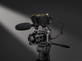 Leica SL3-S поддерживает запись на внешний SSD-накопитель через порт USB-C. (Источник изображения: Leica)