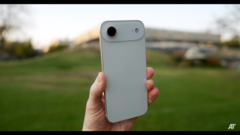 Еще один предполагаемый iPhone нового поколения. (Источник изображения: AppleTrack через YouTube)
