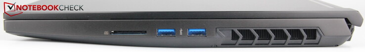Справа: SD, 2x USB 3.2 Gen 1