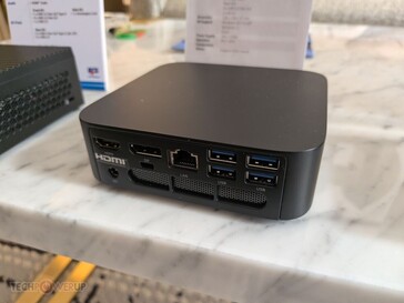 ECS Liva Z6 Plus. (Источник изображения: TechPowerUp)