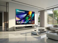 Телевизор Hisense 116UXS (на фото висит на стене в гостиной) представлен на выставке CES 2026. (Источник изображения: Hisense)