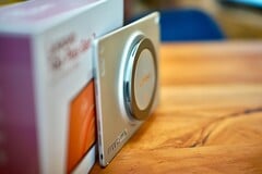 На первый взгляд планшет Lenovo Tab Plus Gen 2 выглядит уникально и обладает рядом необычных функций.