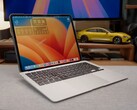 Собранный на заказ "iPadBook" с M4 iPad Pro на базе MacBook Air, работающий под управлением macOS через Sidecar. (Источник изображения: 舒灿ShuCanTech via YouTube)