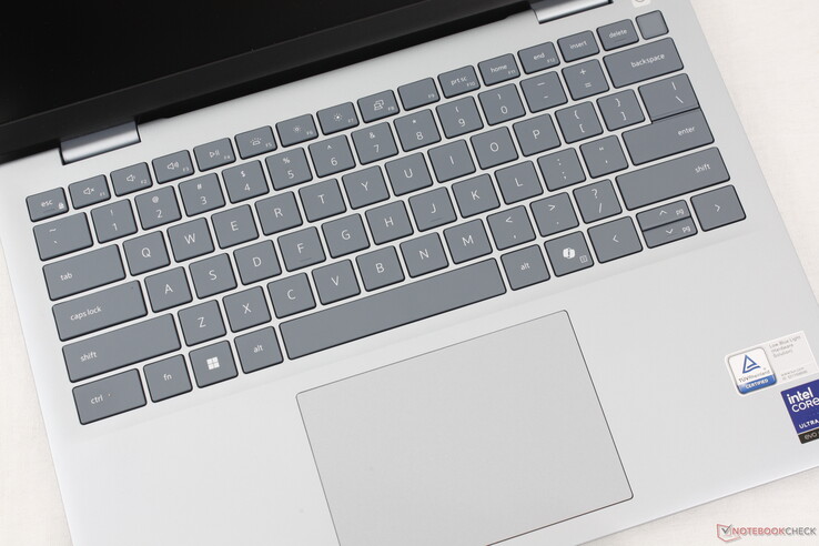 Знакомый внешний вид и ощущения Inspiron