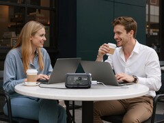 Миниэлектростанция Elite 10 от Bluetti (на фото) поступила в продажу со скидкой в Европе. (Источник изображения: Bluetti)