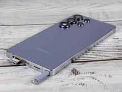 Galaxy S26 Ultra может заряжать батарею быстрее, чем Galaxy S25 Ultra, показанный здесь (источник изображения: Notebookcheck)