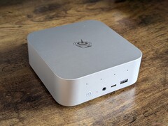 SEi13 имеет тот же дизайн, что и GTi13 Ultra, но в более компактном и легком корпусе (Источник изображения: Notebookcheck)