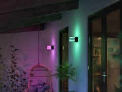 Оригинальный настенный светильник Philips Hue Lucca