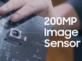 Новая 200 МП камера Sony может быть на 20% больше, чем ISOCELL HP2 в Galaxy 25 Ultra. (Источник изображения: Samsung)