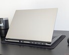 Blitz Ultra 2 14 лучше поддается модернизации и ремонту, чем популярные модели от Dell или HP, хотя и за счет размера и веса (Источник изображения: Notebookcheck)