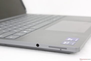 Знакомый внешний вид и материалы ThinkBook, несмотря на уникальные аппаратные особенности