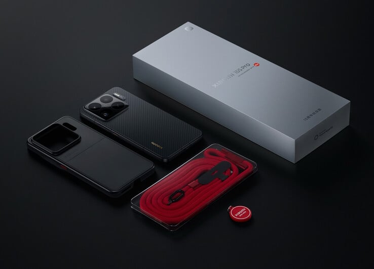 Xiaomi 15S Pro поставляется с удобными аксессуарами в коробке. (Источник изображения: Xiaomi)