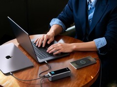 Prime Power Bank (20K, 220W) от Anker (на фото) теперь доступен в США. (Источник изображения: Anker, отредактировано)