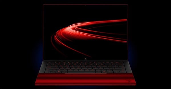 Ноутбук HP Limited Edition Scuderia Ferrari оснащен дисплеем Tandem OLED+.