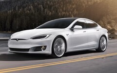 Электромобиль Tesla Model S (Источник изображения: Electric Car Home)
