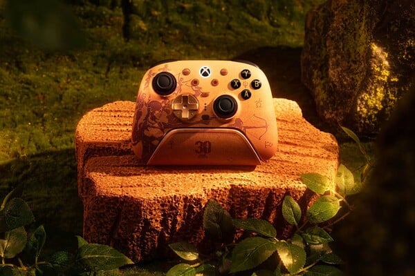 Контроллер Ultimate 3 Tomb Raider для Xbox, выпущенный к 30-летию серии Tomb Raider, может подключаться к консолям Xbox по беспроводной связи.