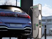 Mercedes-Benz на быстрой зарядке (Источник изображения: Mercedes-Benz)