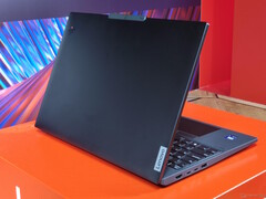 Lenovo ThinkPad P16v Gen 3 (источник изображения: Бенджамин Херциг)