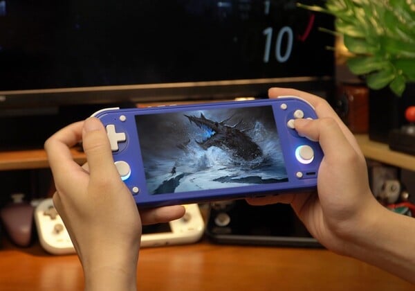 Anbernic RG 55G1 — портативная игровая консоль на Android с дизайном, похожим на Nintendo Switch.
