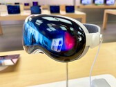 Appleлегкая AR-гарнитура, которая должна была подключаться к компьютеру Mac, по сообщениям, была отменена. (Источник изображения: Mylo Kaye)