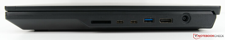 Правая сторона: картридер, 2 x Thunderbolt 3 ports, USB 3.0 Type-A, DisplayPort, разъем питания