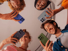 Motorola скоро начнет продавать Moto G56 в различных вариантах отделки. (Источник изображения: Motorola)