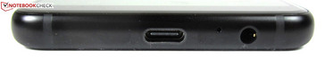 Сверху: порт USB Type-C и 3.5мм аудиоразъем