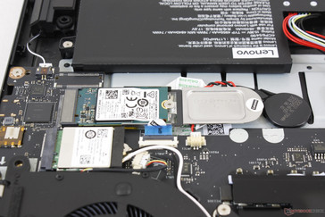 Внимание! В Y730 используются редкие SSD типоразмера M.2 2242
