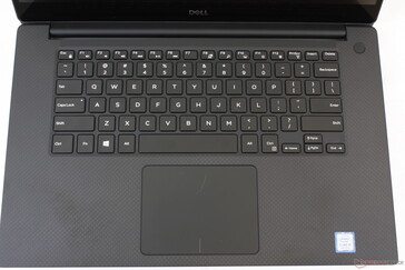 Раскладка клавиатуры точно такая же, как у XPS 15 9570/9560