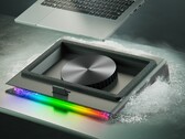 Недавно на RazerCon 2024 компания Razer представила собственную охлаждающую подставку для ноутбука. (Источник изображения: Razer)