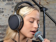 Закрытые планарные наушники Audeze LCD-S20 обеспечивают точное воспроизведение звука с мощными басами для использования в студии. (Источник изображения: Audeze)