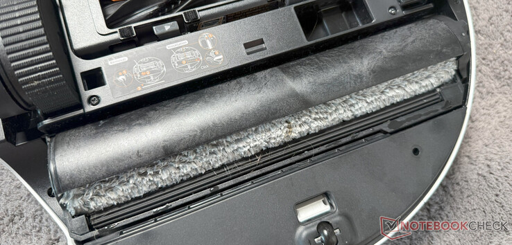 AutoSeal Roller Guard закрывает валик AquaRoll при чистке ковров