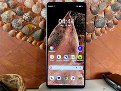 Sony Xperia 1 VII работает под управлением Android 16. Sony обещает 4 обновления ОС и 6 лет исправлений безопасности