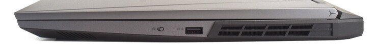 Правая сторона: E-shutter (выключатель веб-камеры); USB Type-A port (3.2 Gen 1)