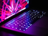 Apple разрабатывает клавиатуру для MacBook с мини-светодиодами для динамических настраиваемых ножек. (Источник изображения: Irving Marca)